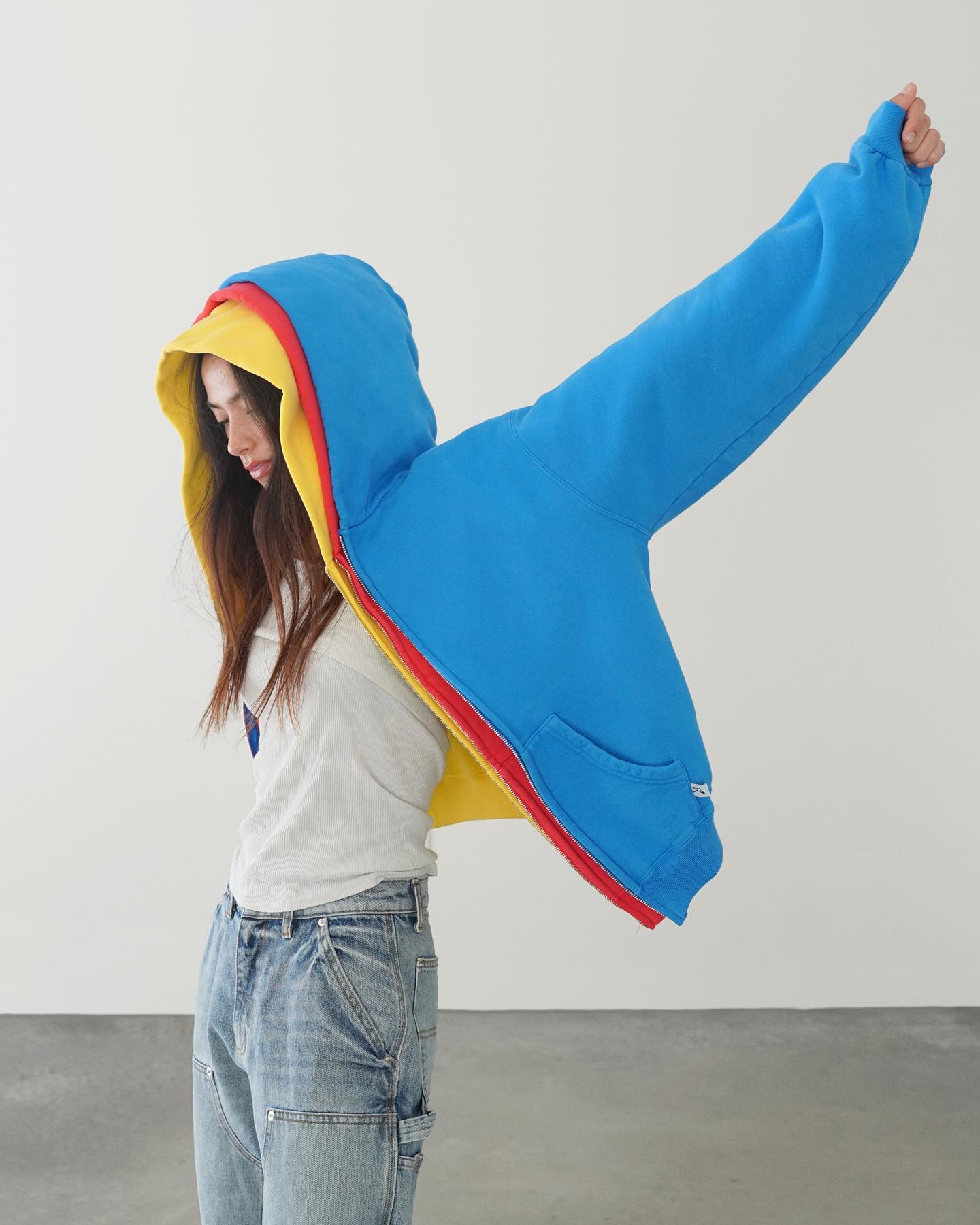 Pourquoi le hoodie oversize est la pièce incontournable de 2024